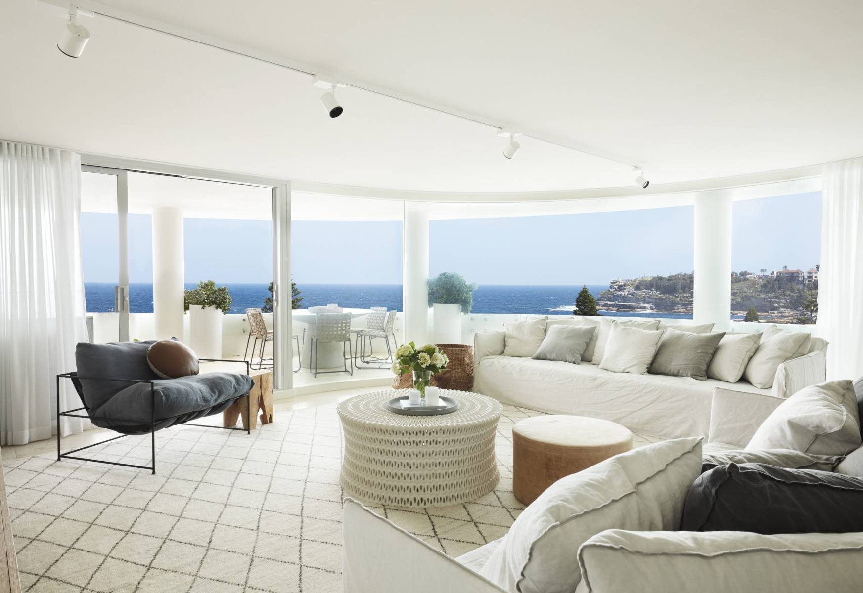 Sydney Villa 5899