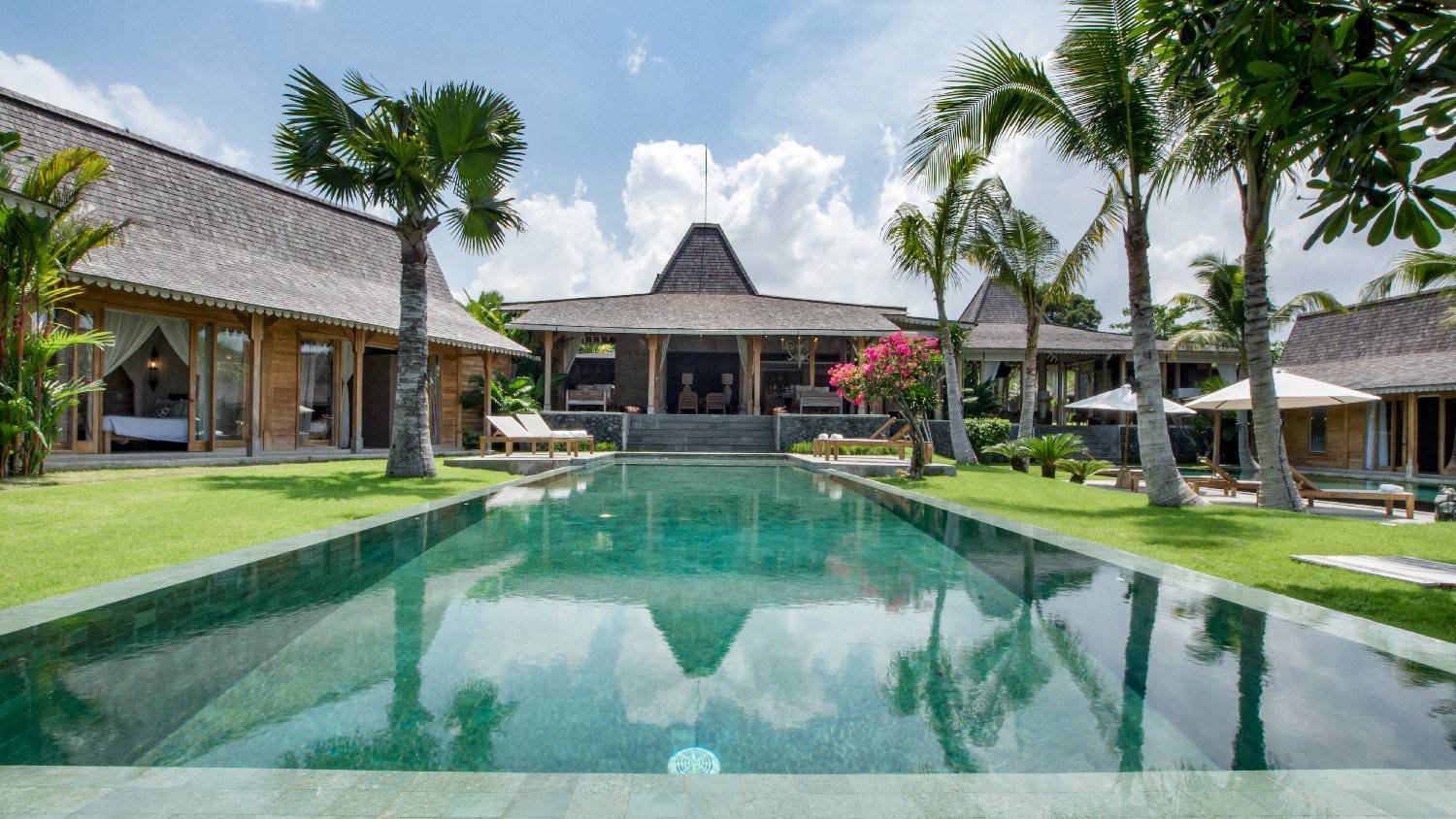 Kerobokan Villa 323